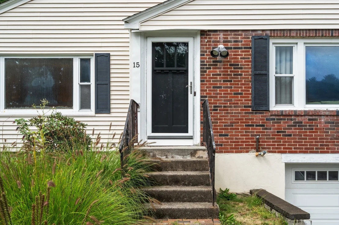 Photo of 15 Claridge Dr
