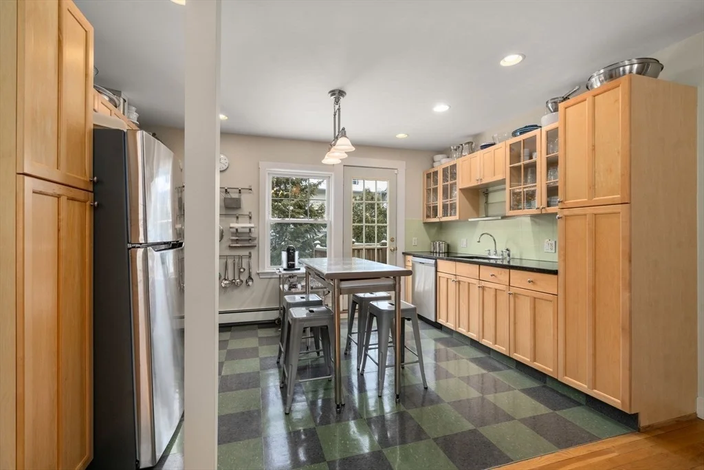 Photo of 327 Franklin St