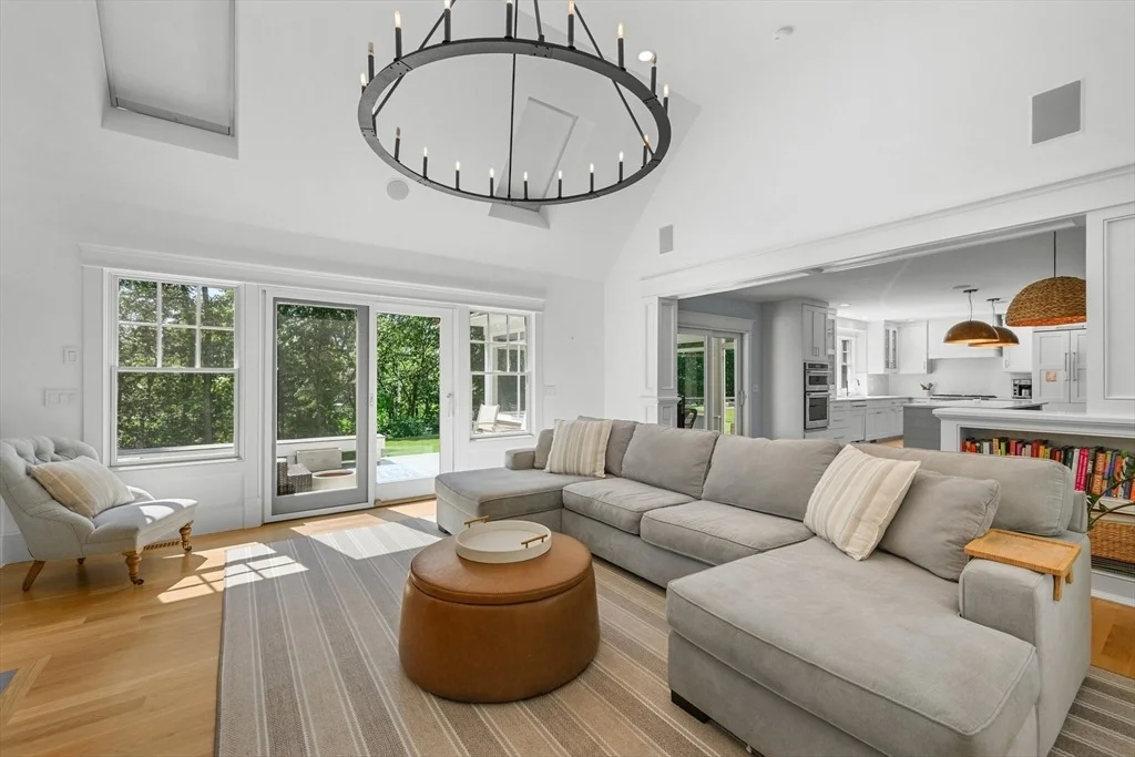 Photo of 239 Oxford Drive
