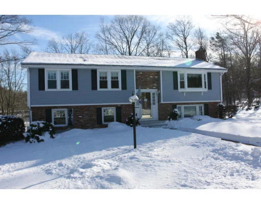 Photo of 10 Fieldstone Lane