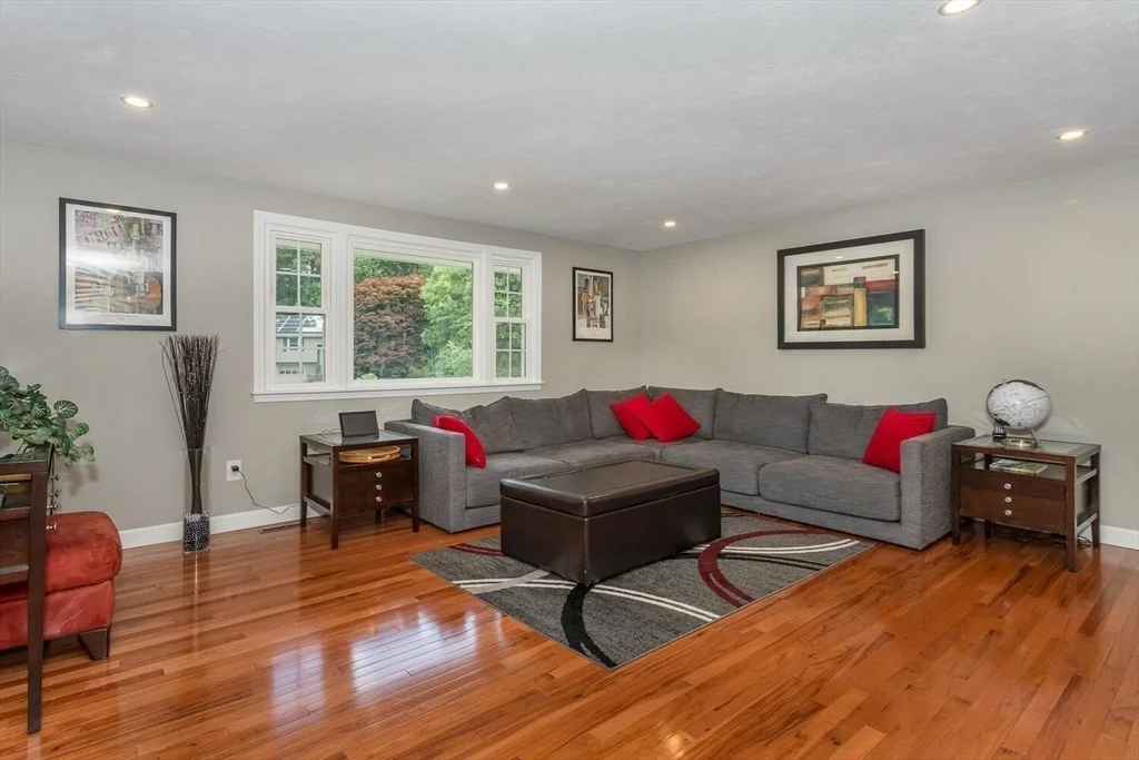 Photo of 11 Kathryn Ln