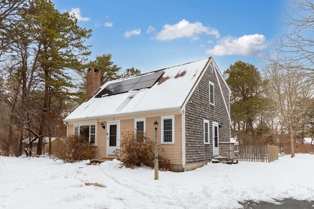 Photo of 37 Triangle Cir