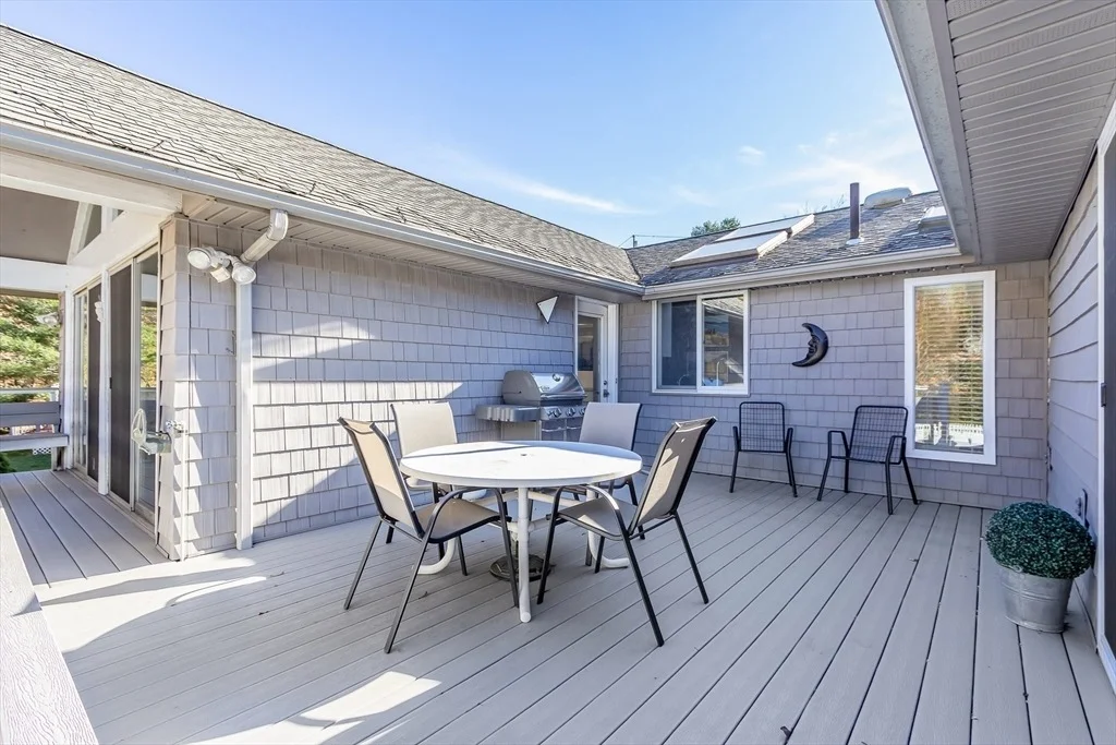 Photo of 76 Noanett Rd