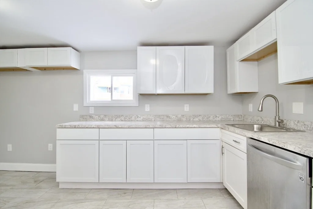 Photo of 63 Bay St