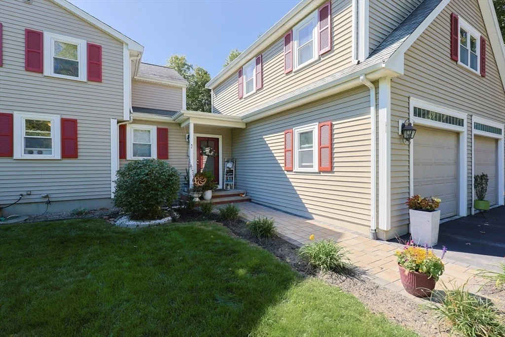 Photo of 2 Rhodes Ave