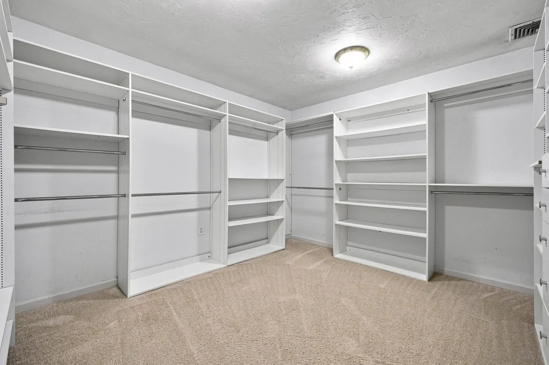Photo of 4 Webster Cir