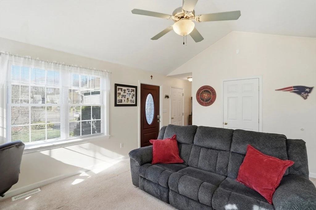 Photo of 943 Stonegate Lndg