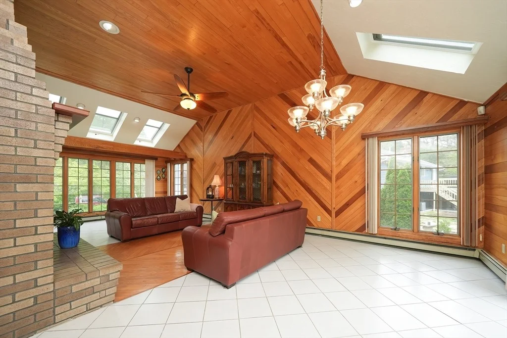 Photo of 51 Manitoba Rd