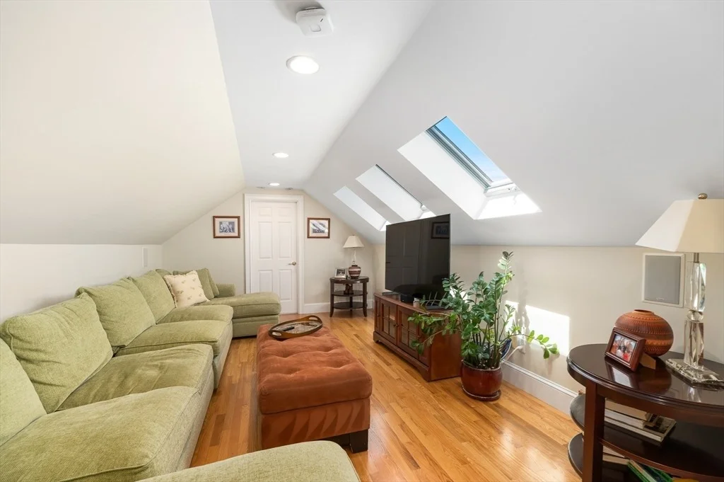 Photo of Unit B at 70 Grapevine Road