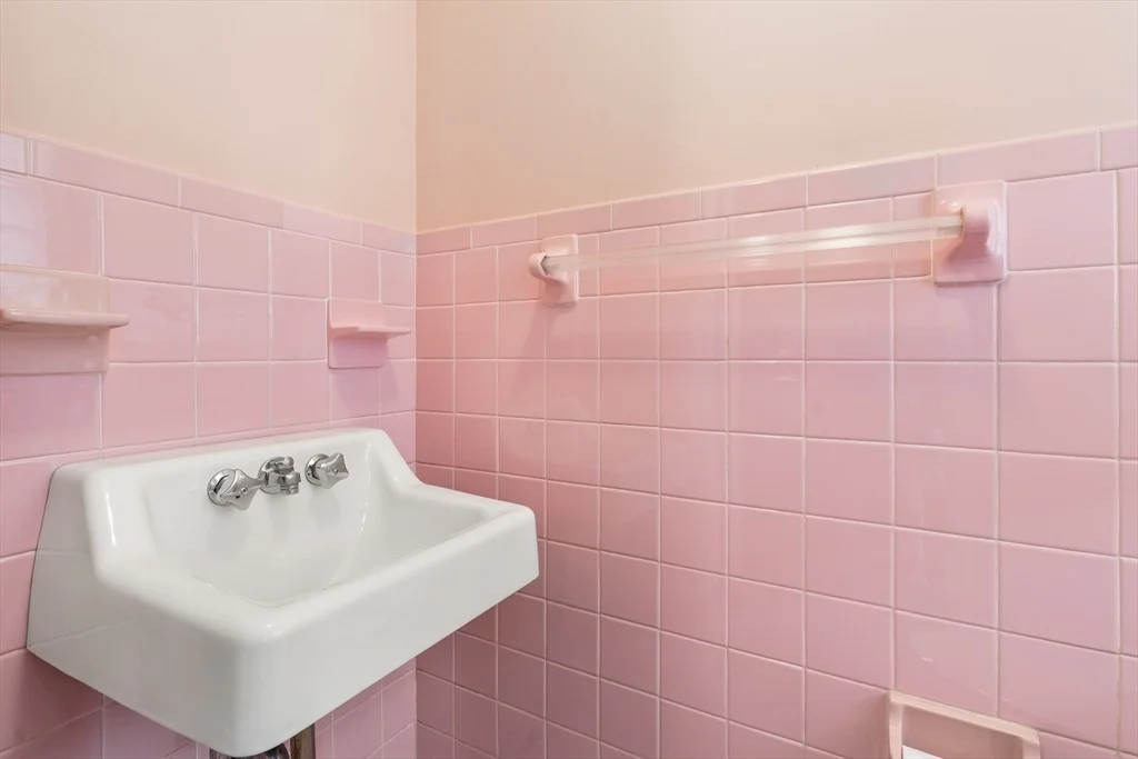 Photo of 30 Rosedale Ave