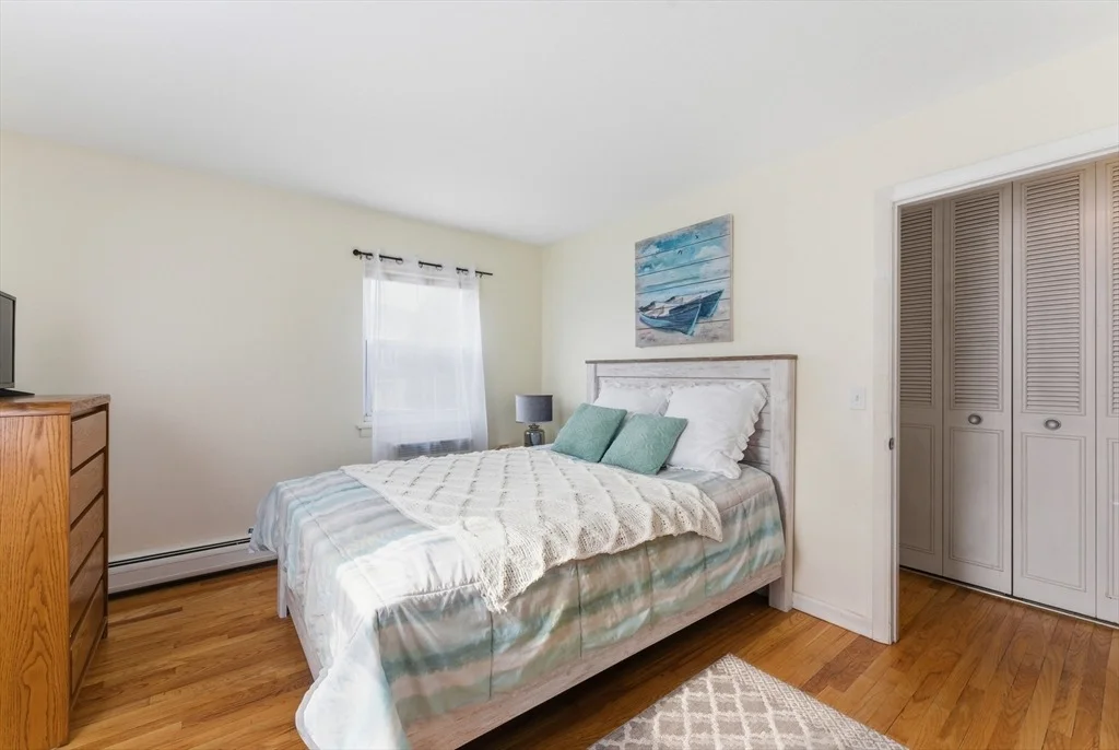 Photo of Unit B at 80 Colonial Cir