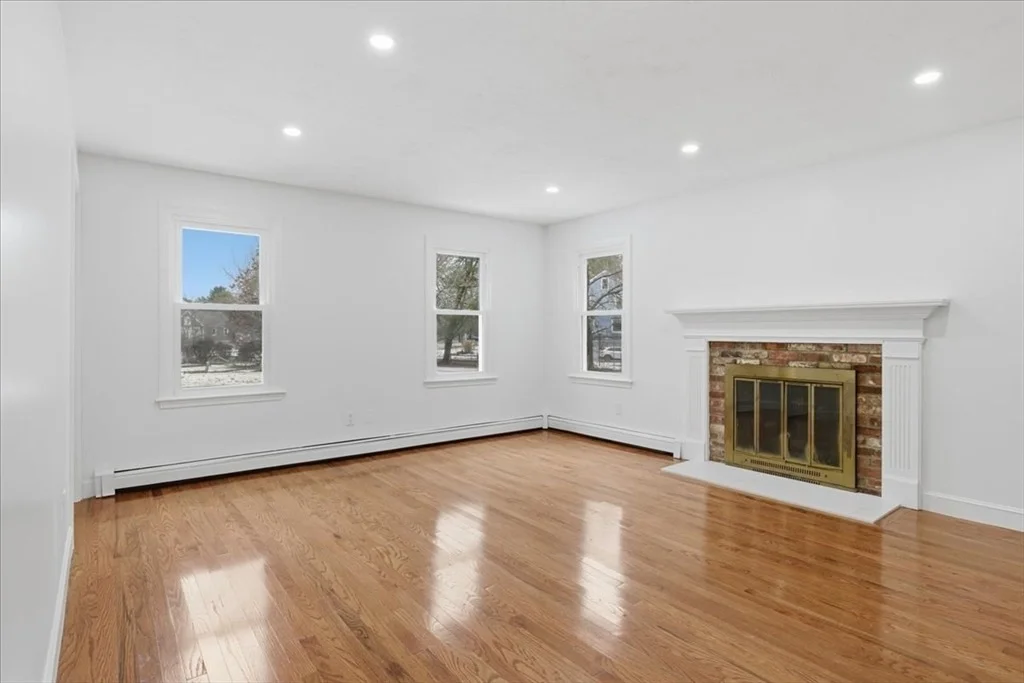 Photo of 430 Brook Bend Rd