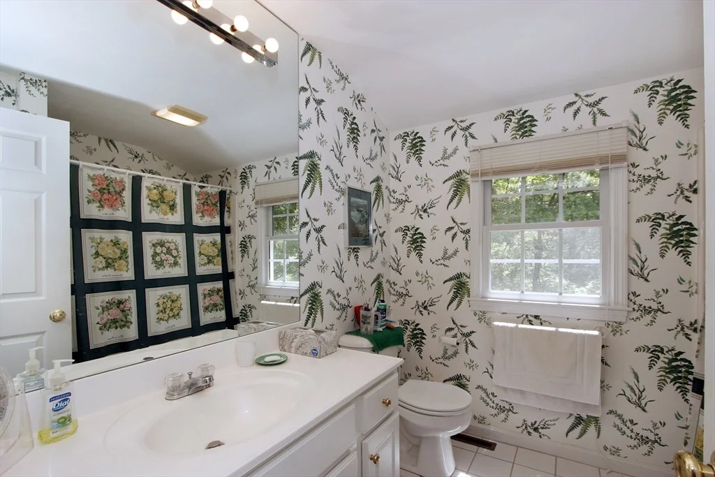 Photo of 18 Periwinkle Ln