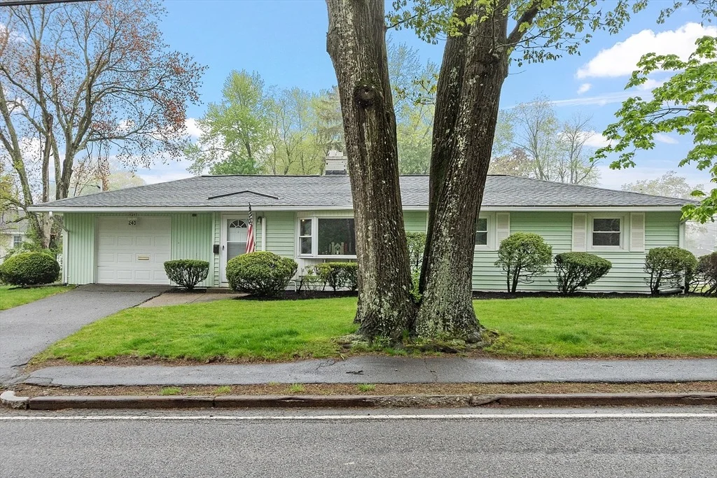 Photo of 240 Central St
