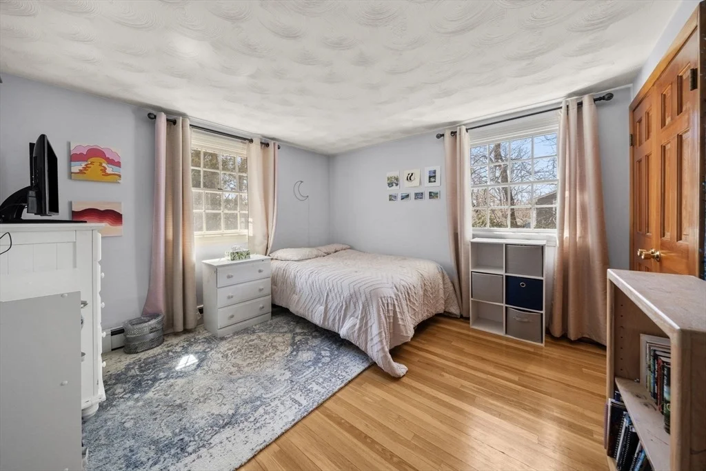 Photo of 10 Hearthstone Dr