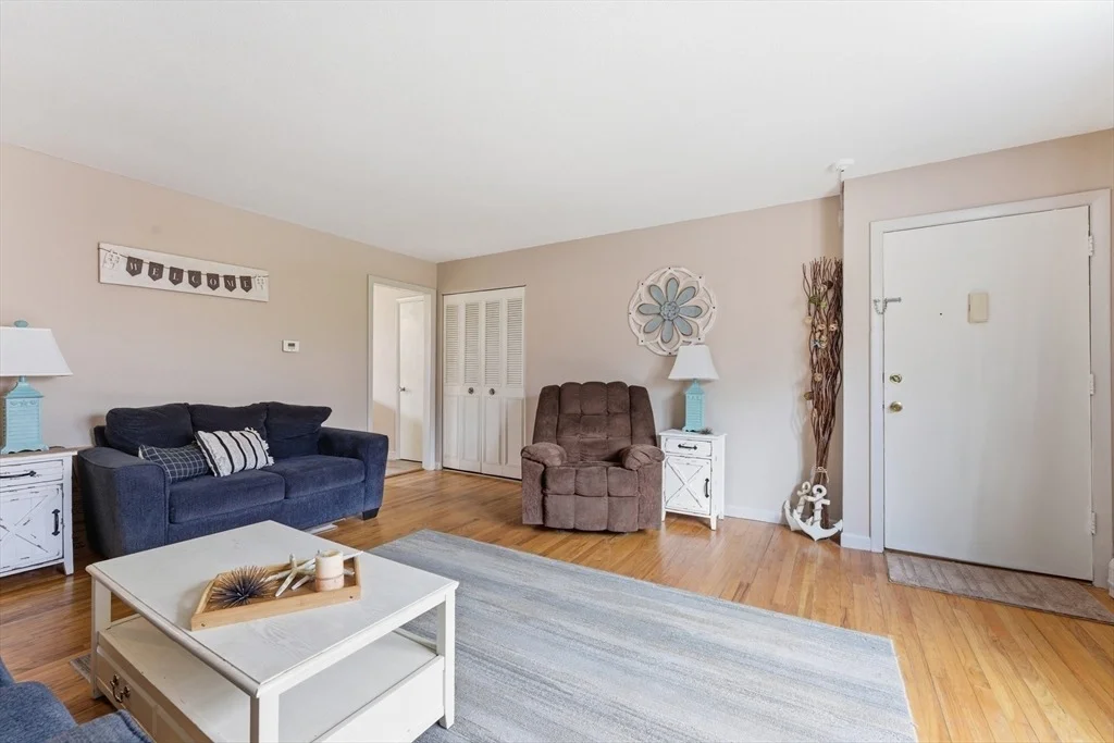 Photo of Unit B at 80 Colonial Cir