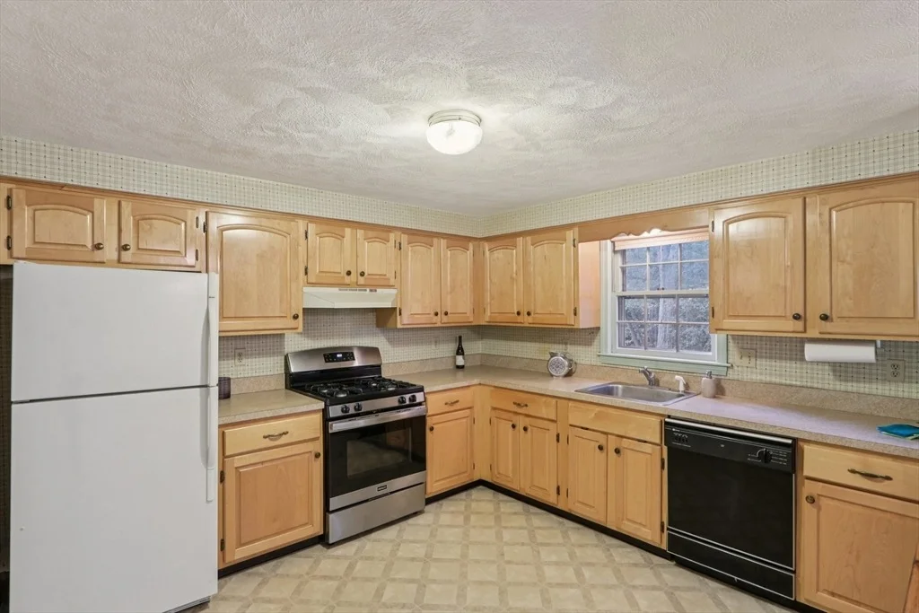 Photo of 8 Glenn Dr