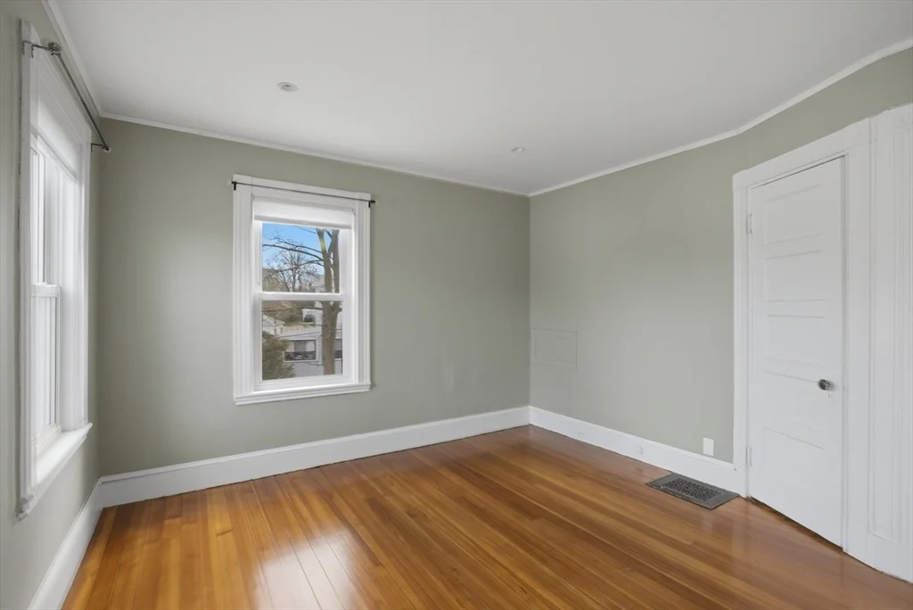 Photo of 83 Franklin St