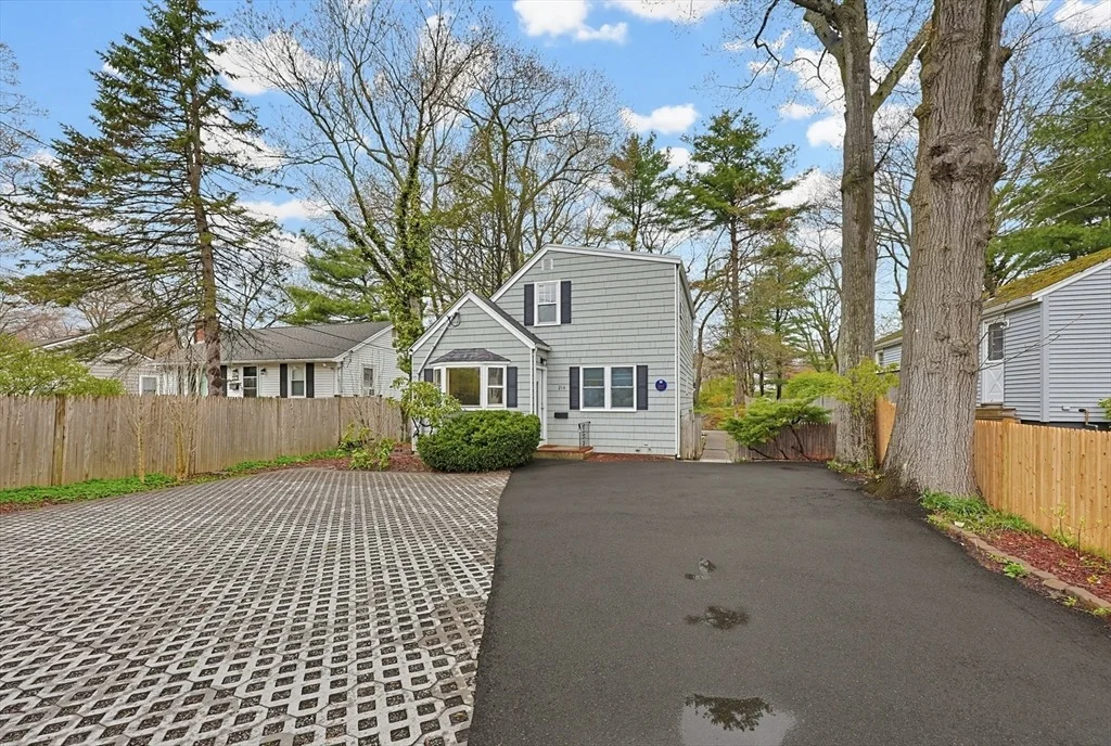 Photo of 214 Sprague St