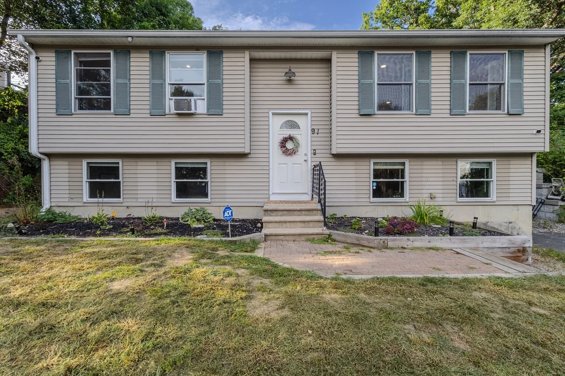 Photo of 91 Wendell St