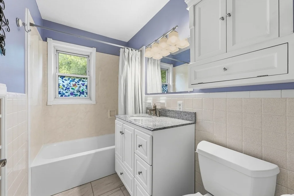 Photo of Unit D at 90 Colonial Circle
