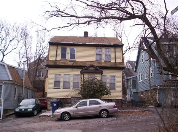 Photo of 92 Roanoke Rd