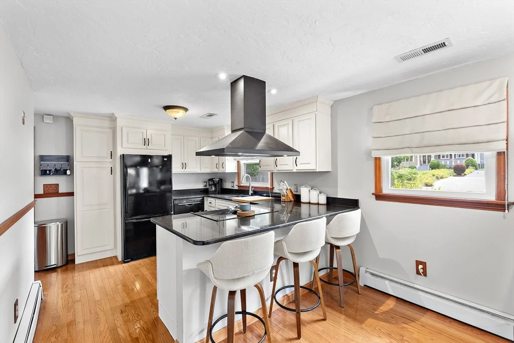 Photo of 37 Angelo St