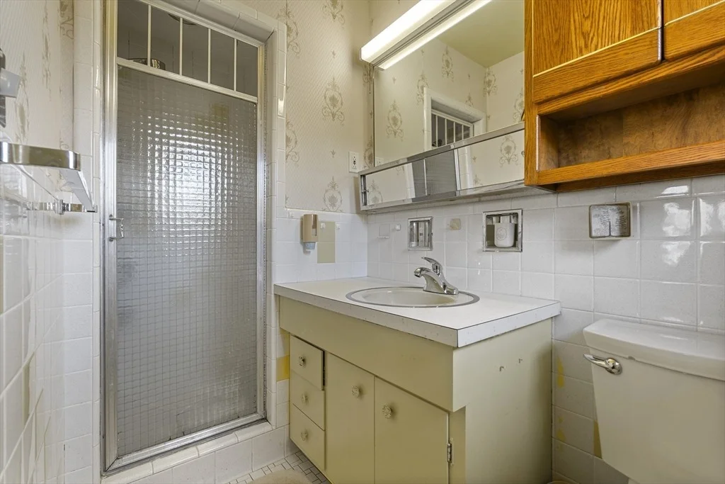 Photo of 5 Arlyn Rd
