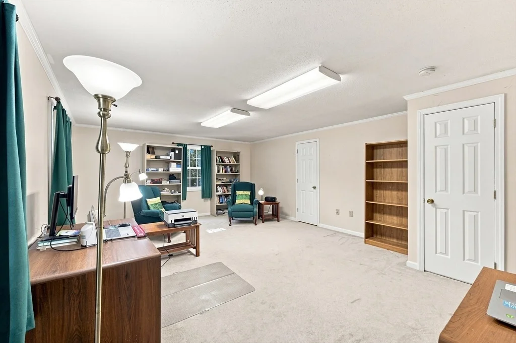 Photo of 76 Mohawk Dr