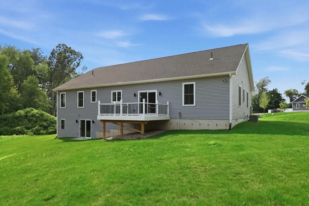 Photo of 17 Silvergrass Ln