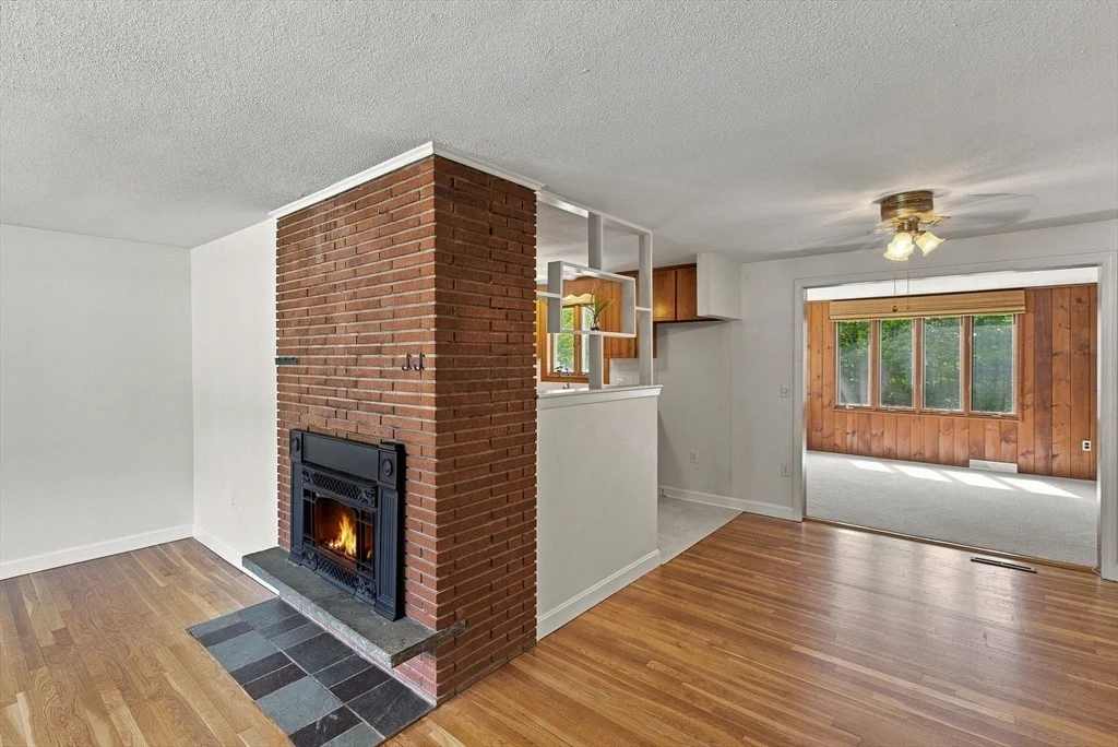 Photo of 19 Champlain Dr