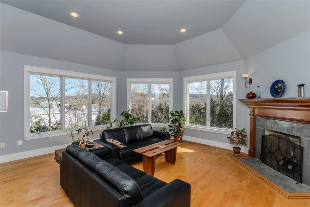 Photo of 355 Strong St