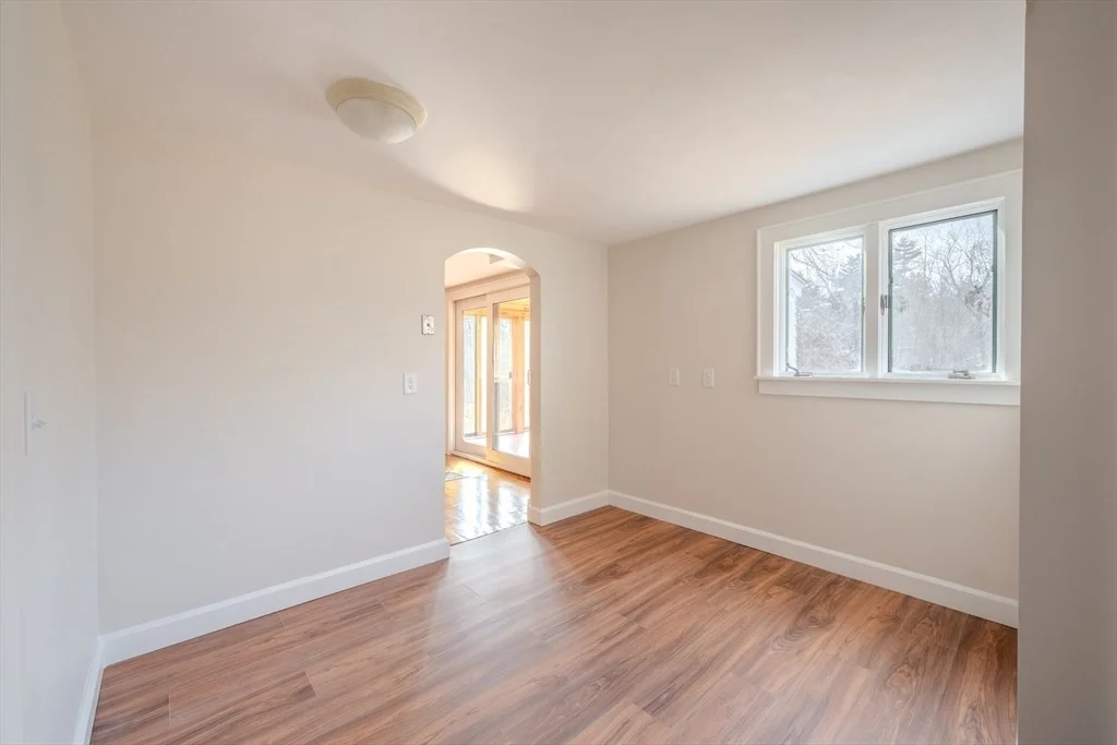 Photo of 563 Piper Rd
