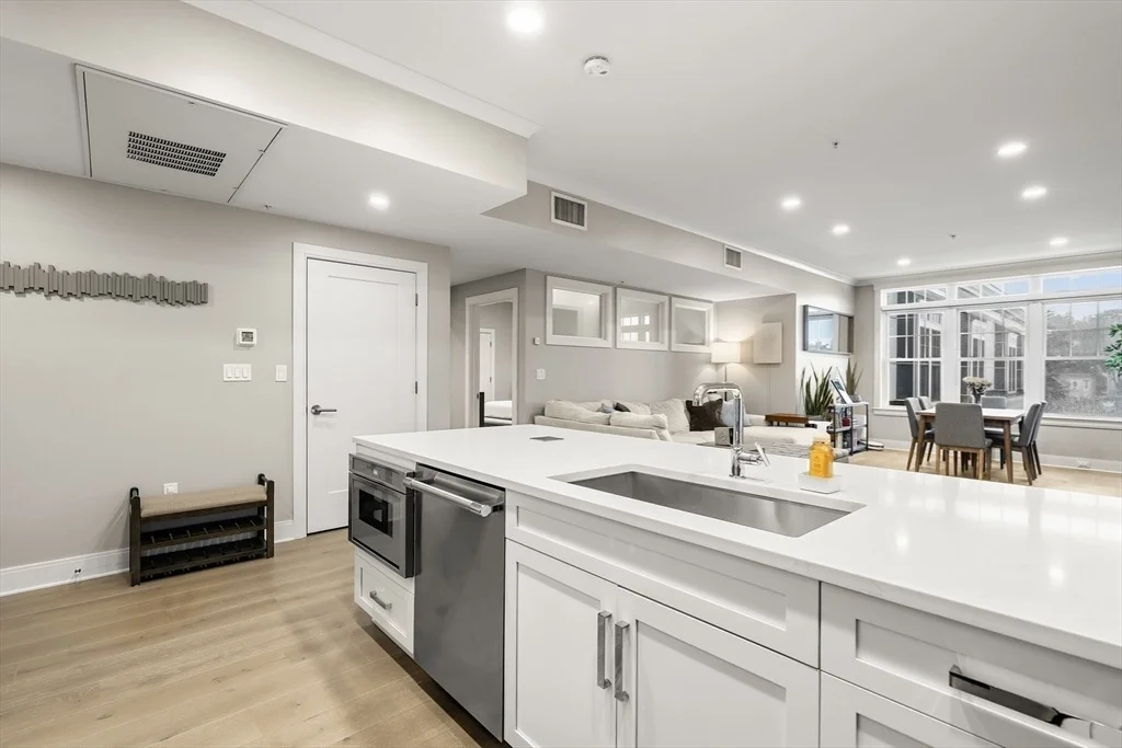 Photo of Unit 310 at 353 Summer
