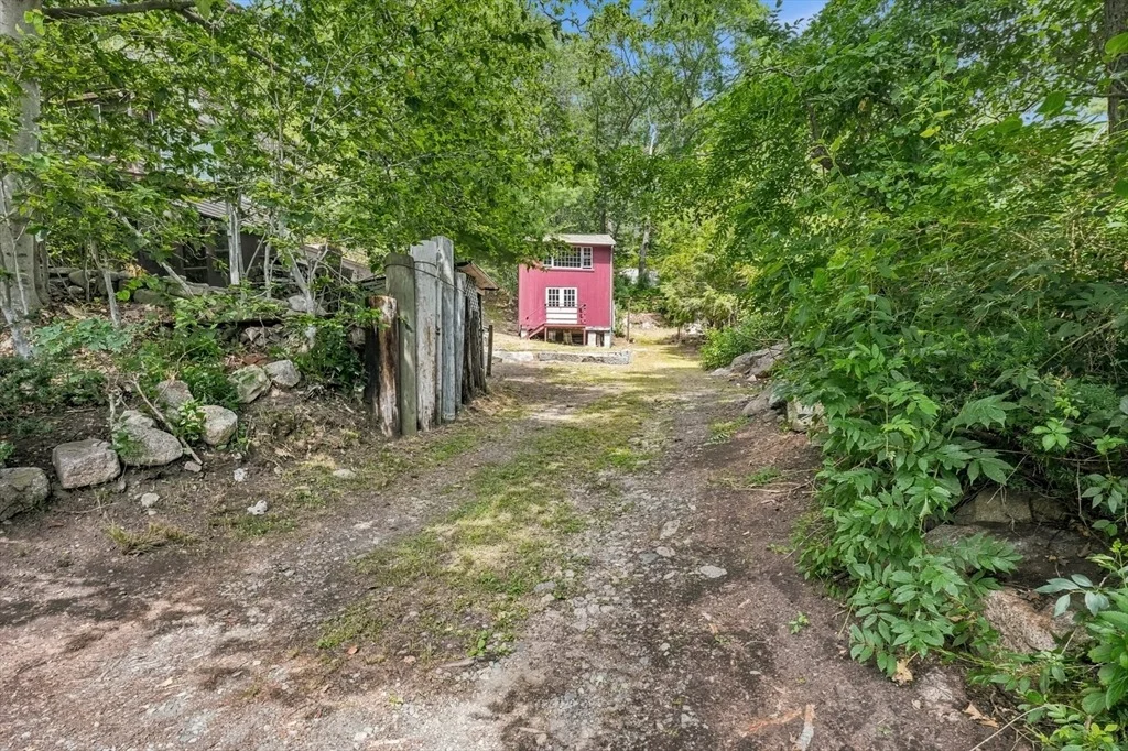 Photo of 62 Bennett St S