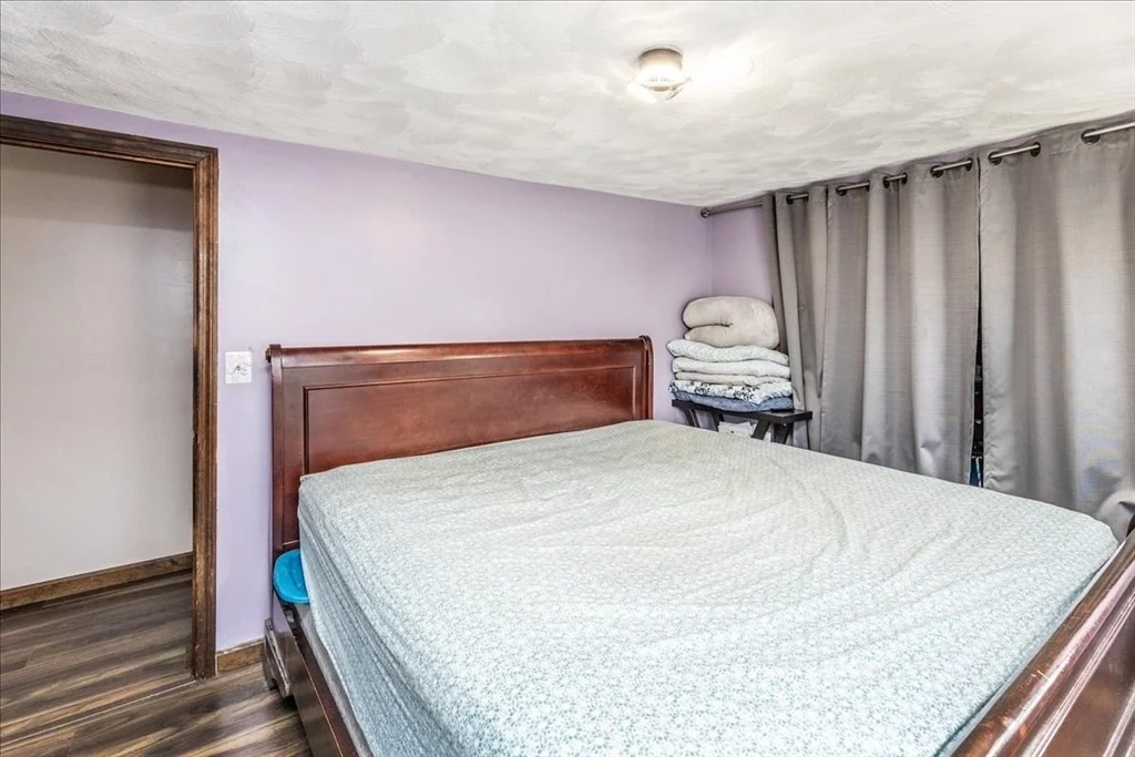 Photo of 13 Deering Ave