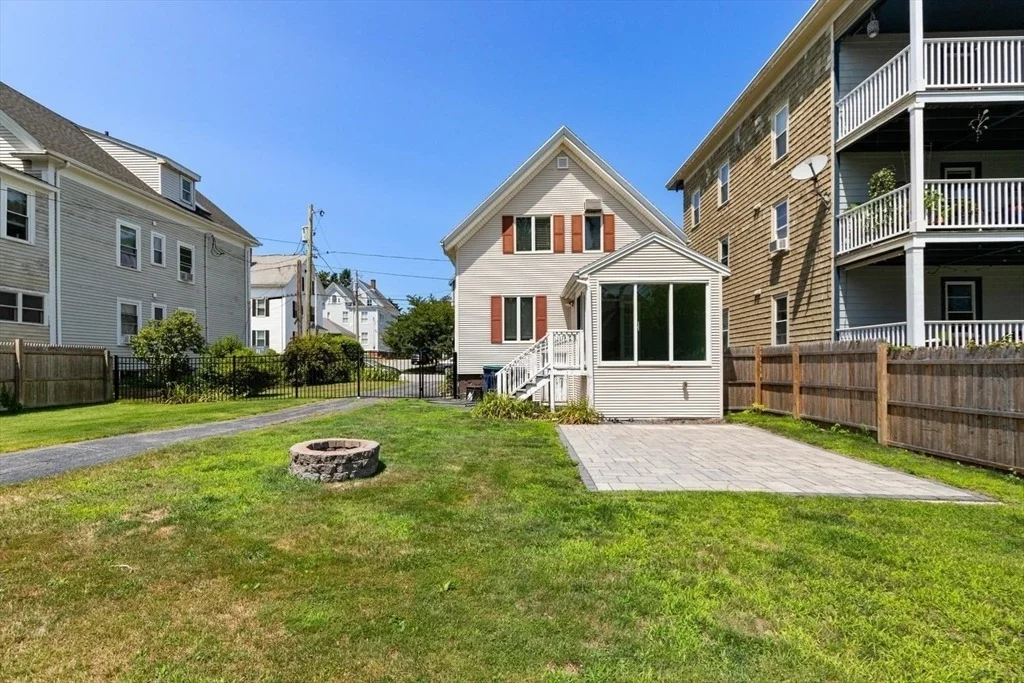 Photo of 18 Willow Ave