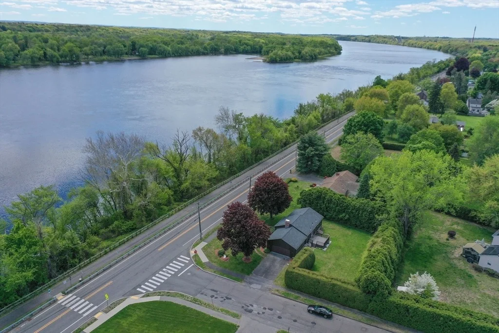 Photo of 629 River Road