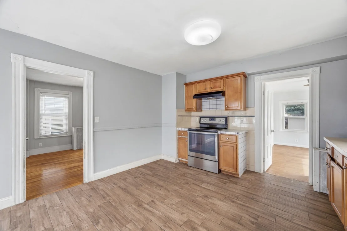 Photo of 27 Houston Pl