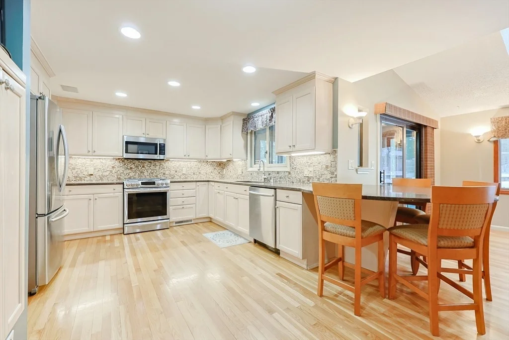 Photo of 18 Sherborne Cir