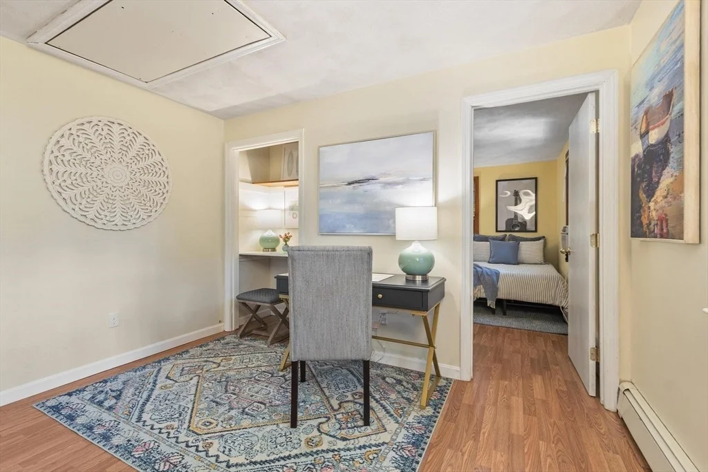 Photo of 215 Middle Rd