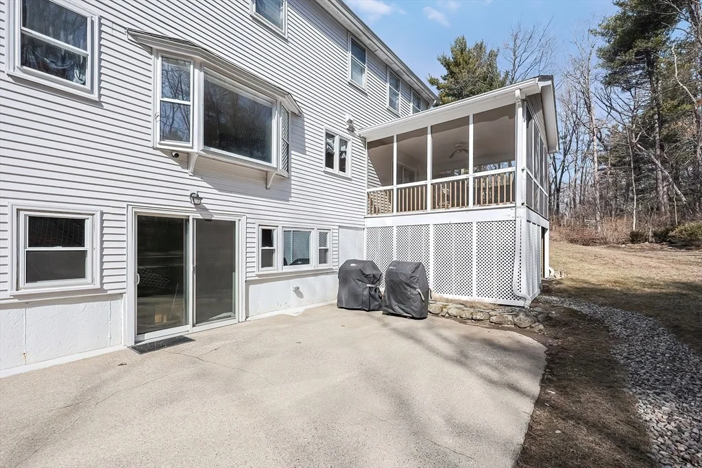 Photo of 8 Chickering Ln