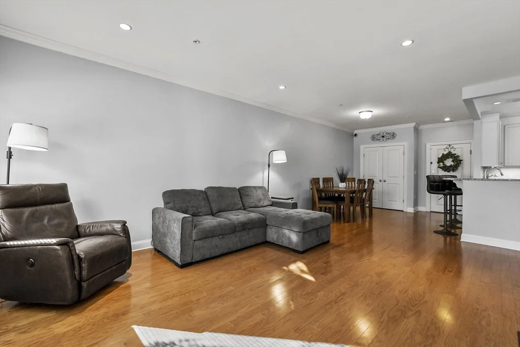 Photo of Unit 1010 at 39 Taylor Drive