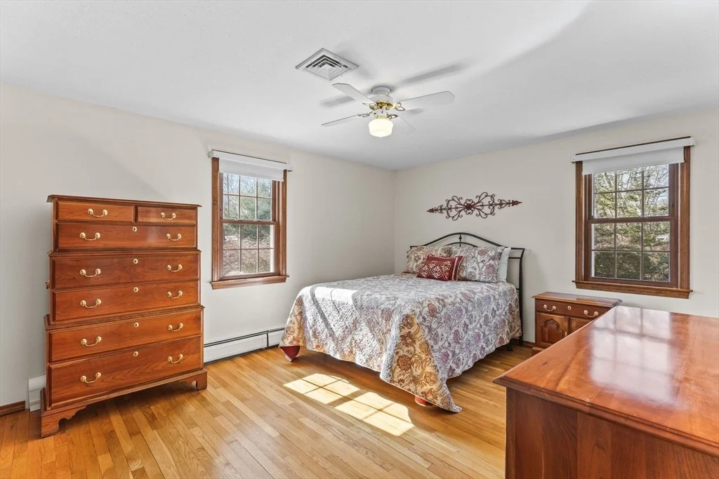 Photo of 363 Prince Hinckley Rd
