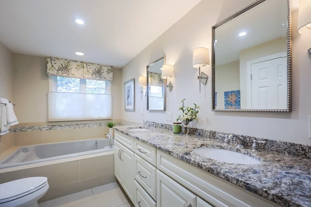 Photo of 8 Fieldstone Lane