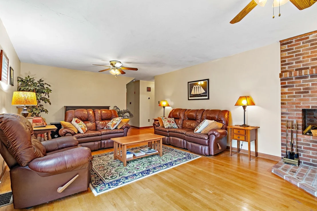 Photo of 1388 Main Street