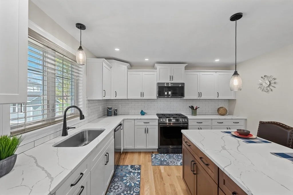 Photo of 17 Brodeur Ave