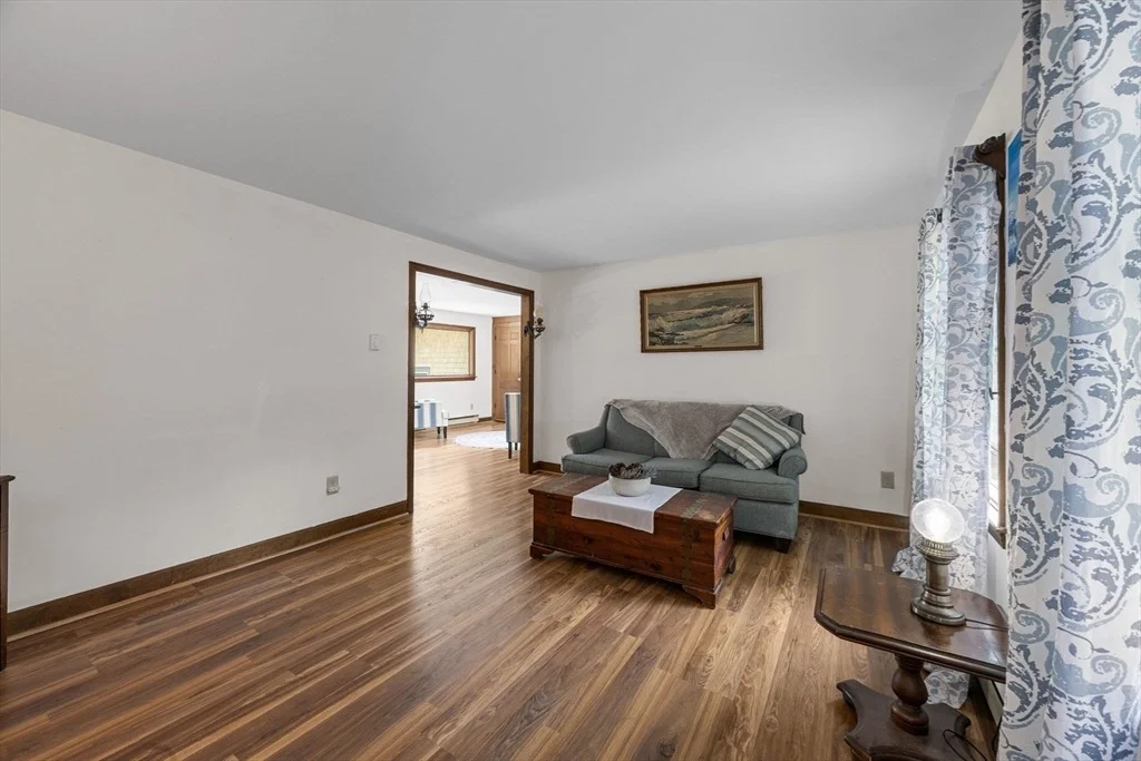 Photo of 7 Horseshoe Cir