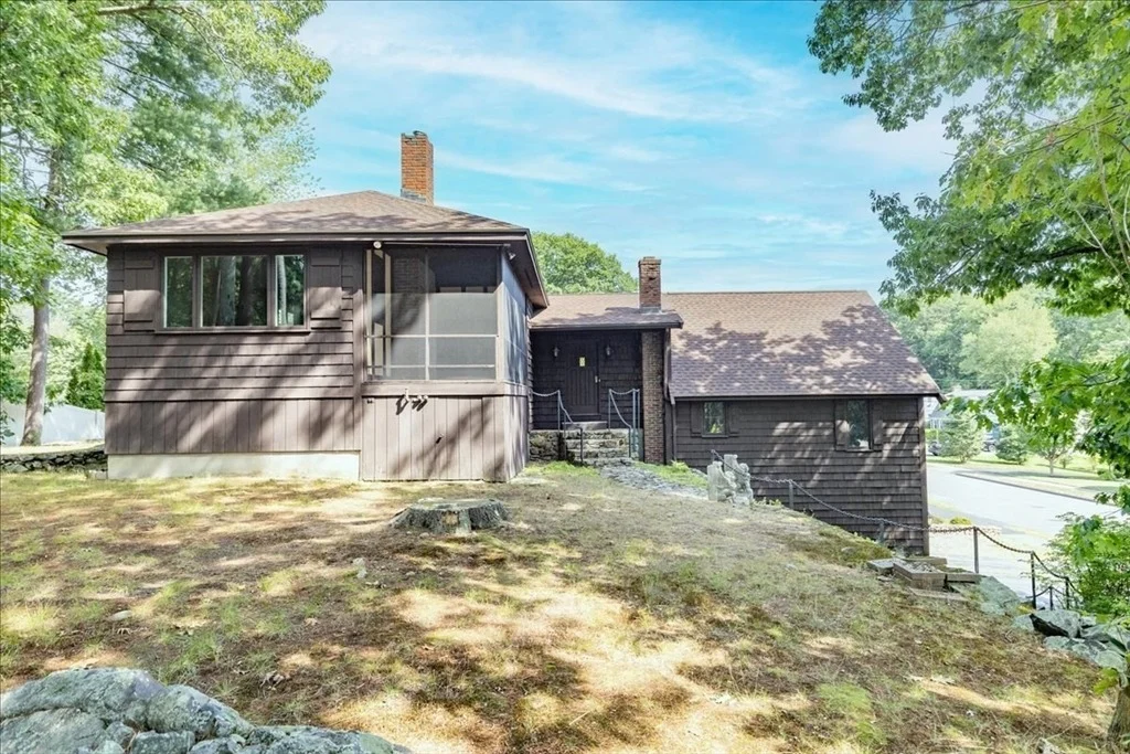 Photo of 43 Ledgewood Dr