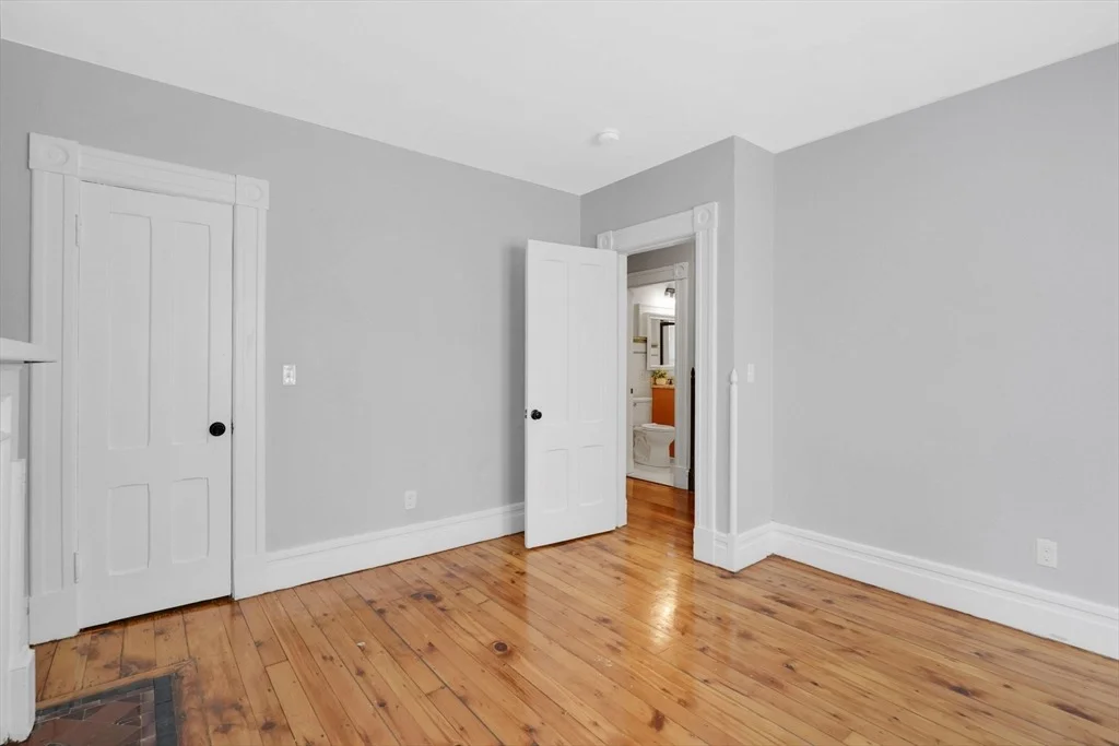 Photo of 288 Saint James Ave